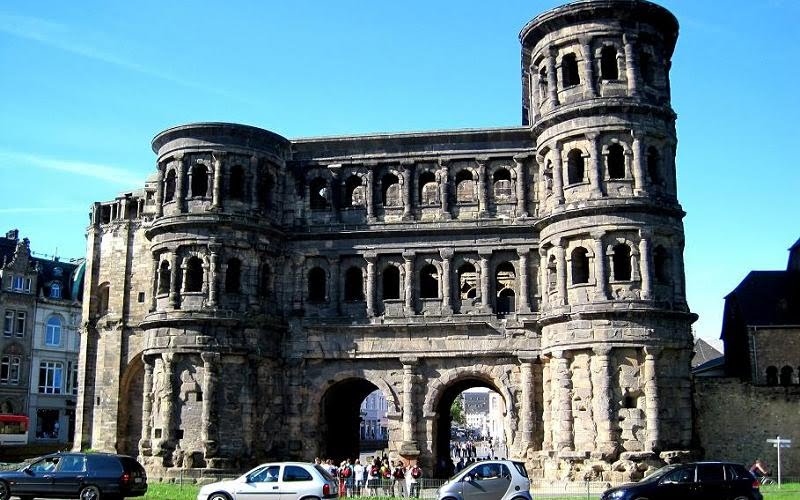 PORTA-NIGRA